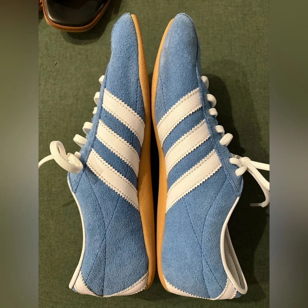 adidas Tokyo Suede Sneakers in Blue and White, EUC, Sz 8.5